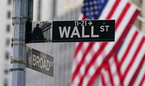 Wall Street dips, snaps win streak after weak economic data